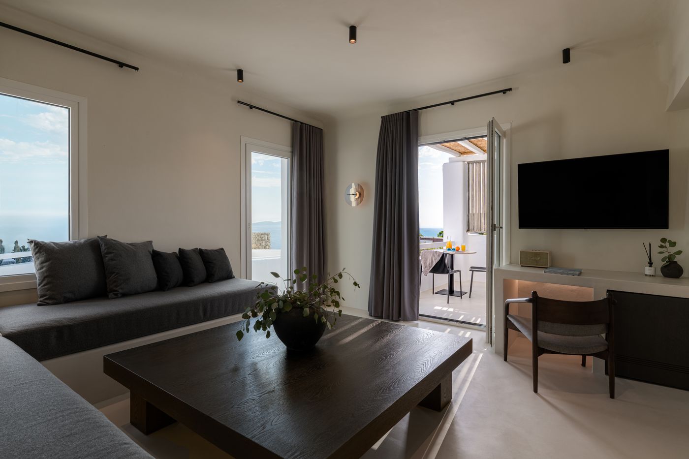 Rocabella-Mykonos-Art-Room-52