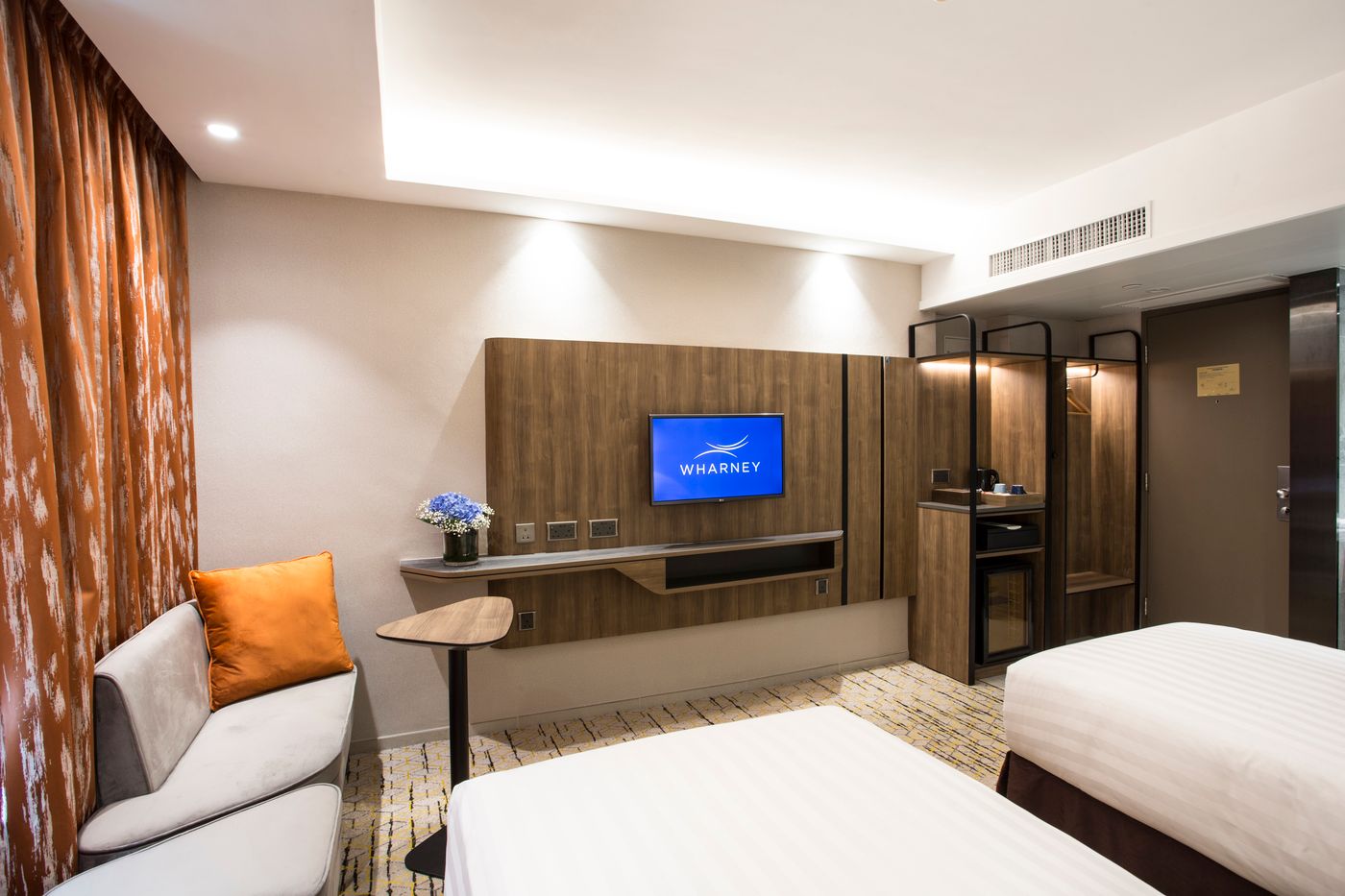 Wharney-Hotel-Room-24