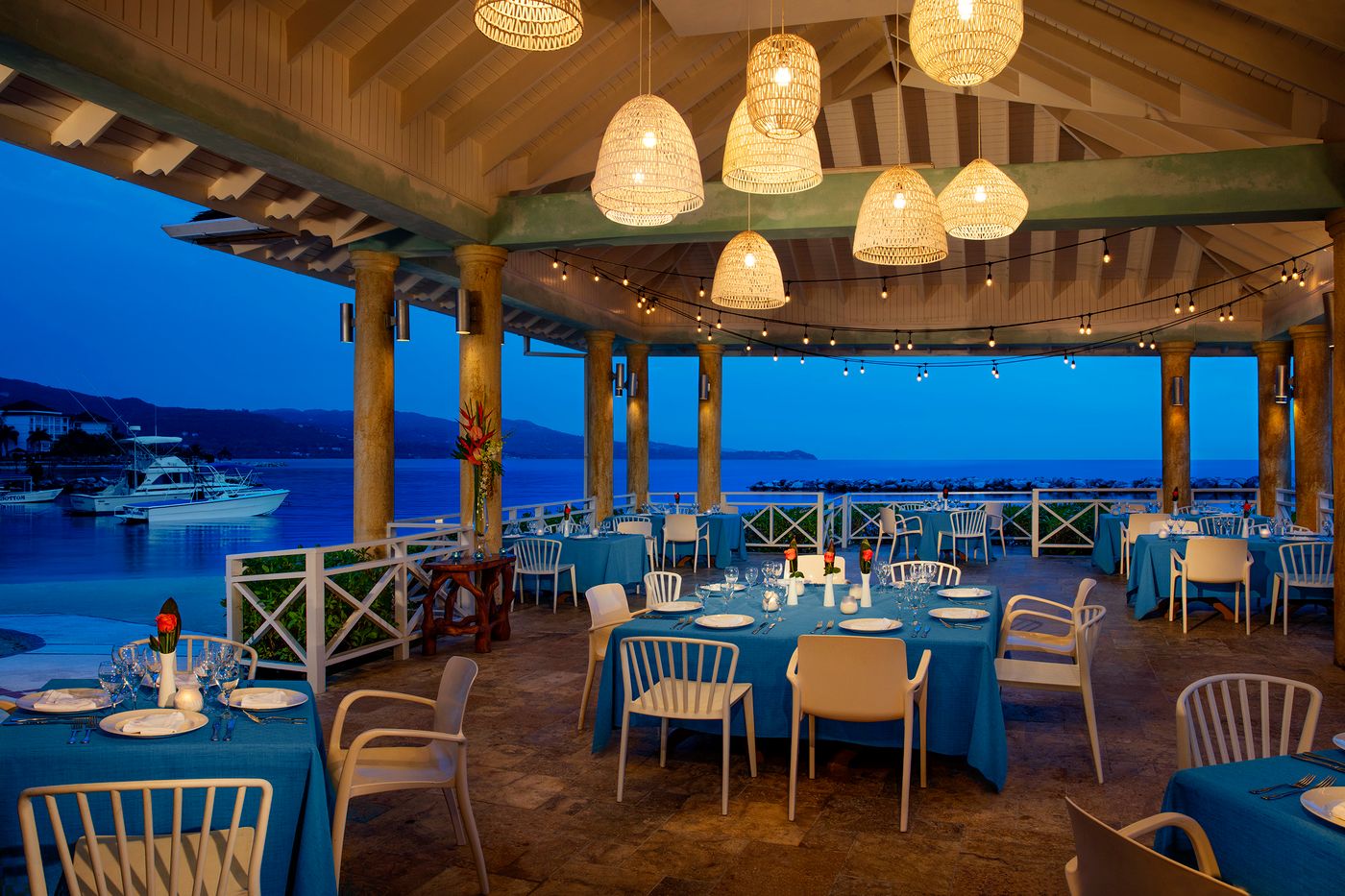Sunscape-Cove-Montego-Bay-Resort-and-Spa-Restaurant-22
