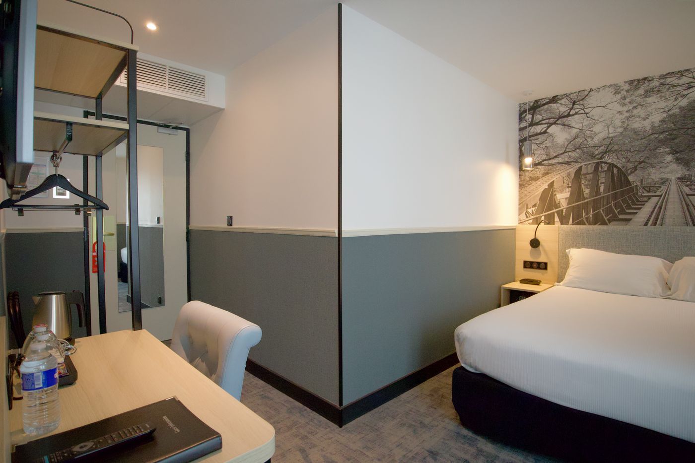 Appia-La-Fayette-Room-17