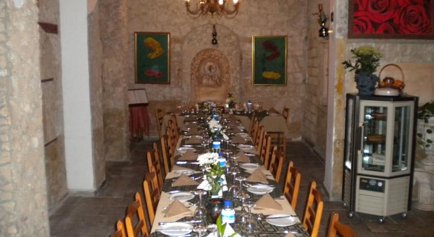 Kiniras Traditional Hotel