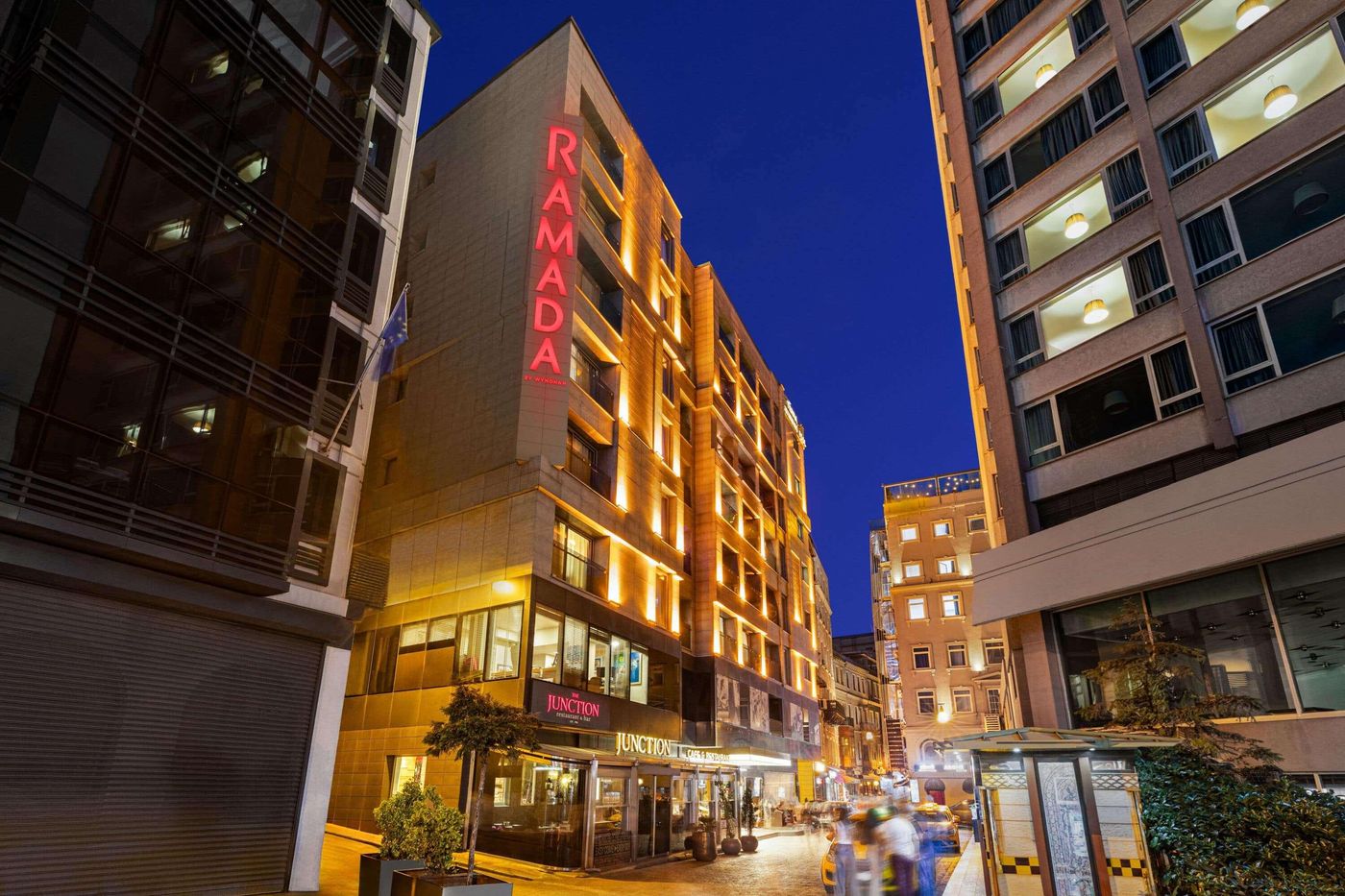 Ramada-by-Wyndham-Istanbul-Pera-General-view-4