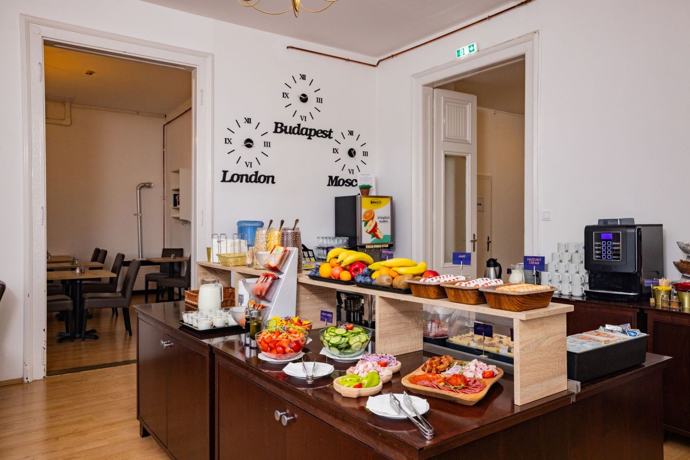 City-Hotel-Matyas-Restaurant-28