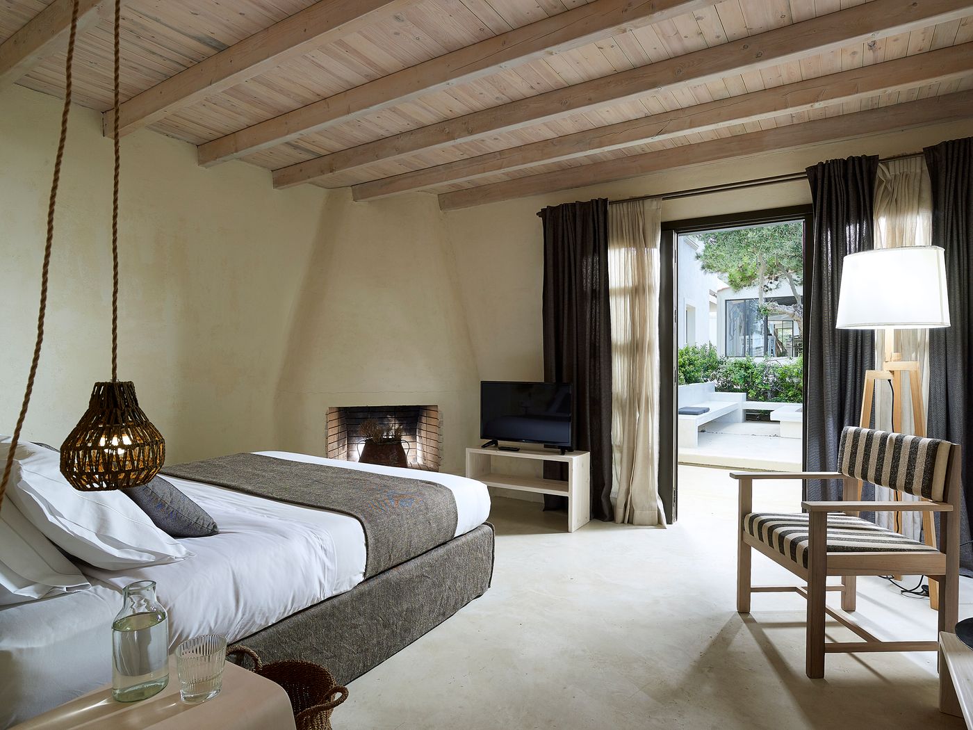 IridaChic-Boutique-Hotel---Spa-Room-18