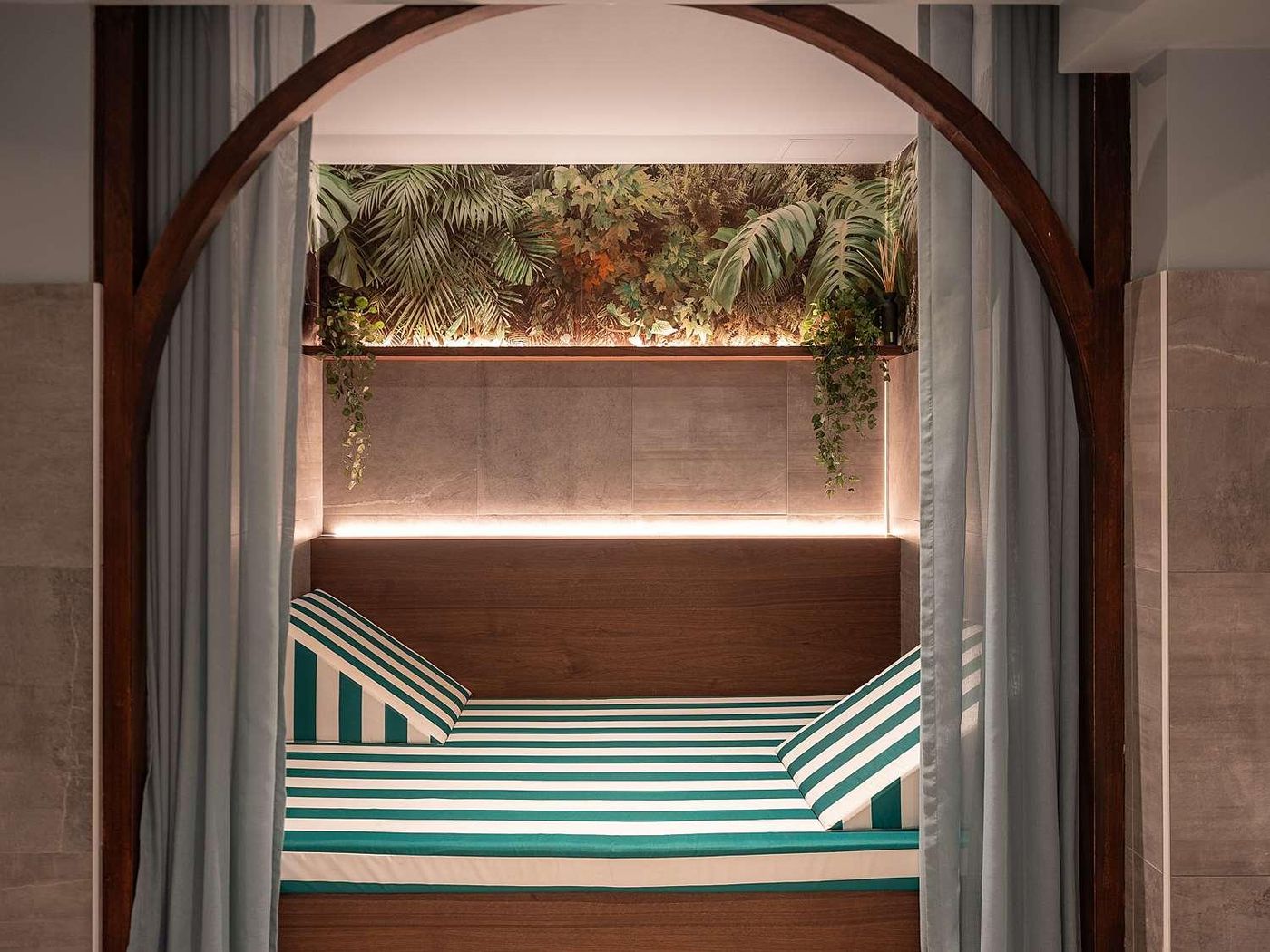 Bob-Hotel-By-Elegancia-Sports-and-Entertainment-6