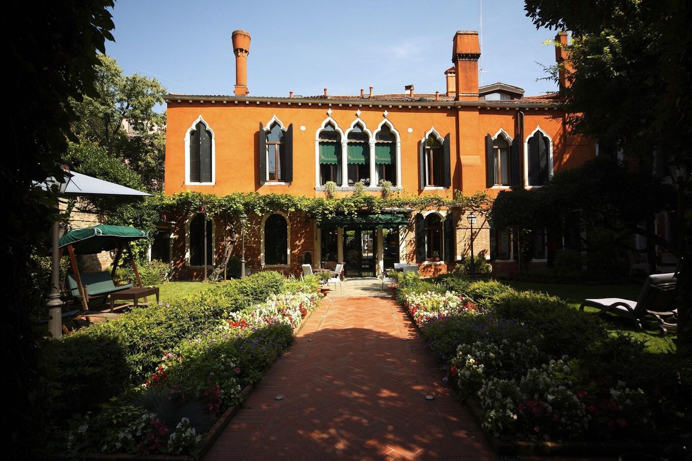 Pensione-Accademia---Villa-Maravege-Terrace-10