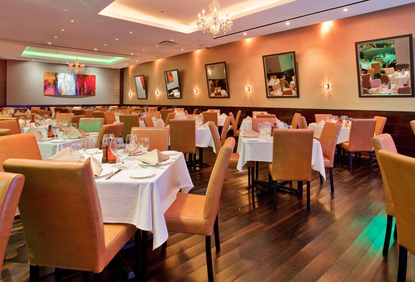 Hilton-Garden-Inn-New-York-Central-Park-South-Midt-Restaurant-28