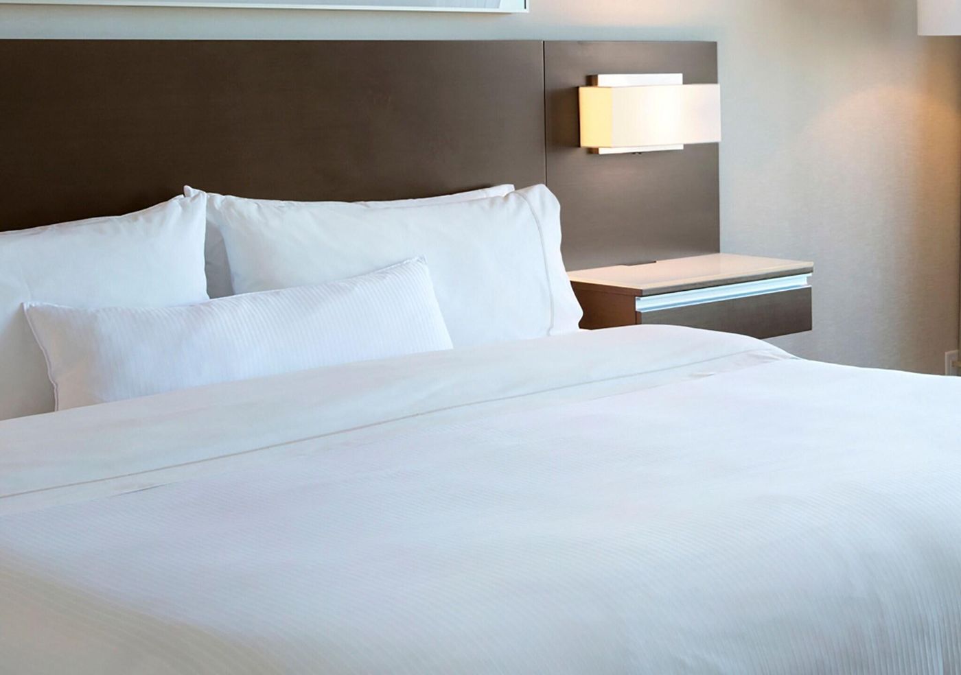 The-Westin-Wall-Centre--Vancouver-Airport-Room-25