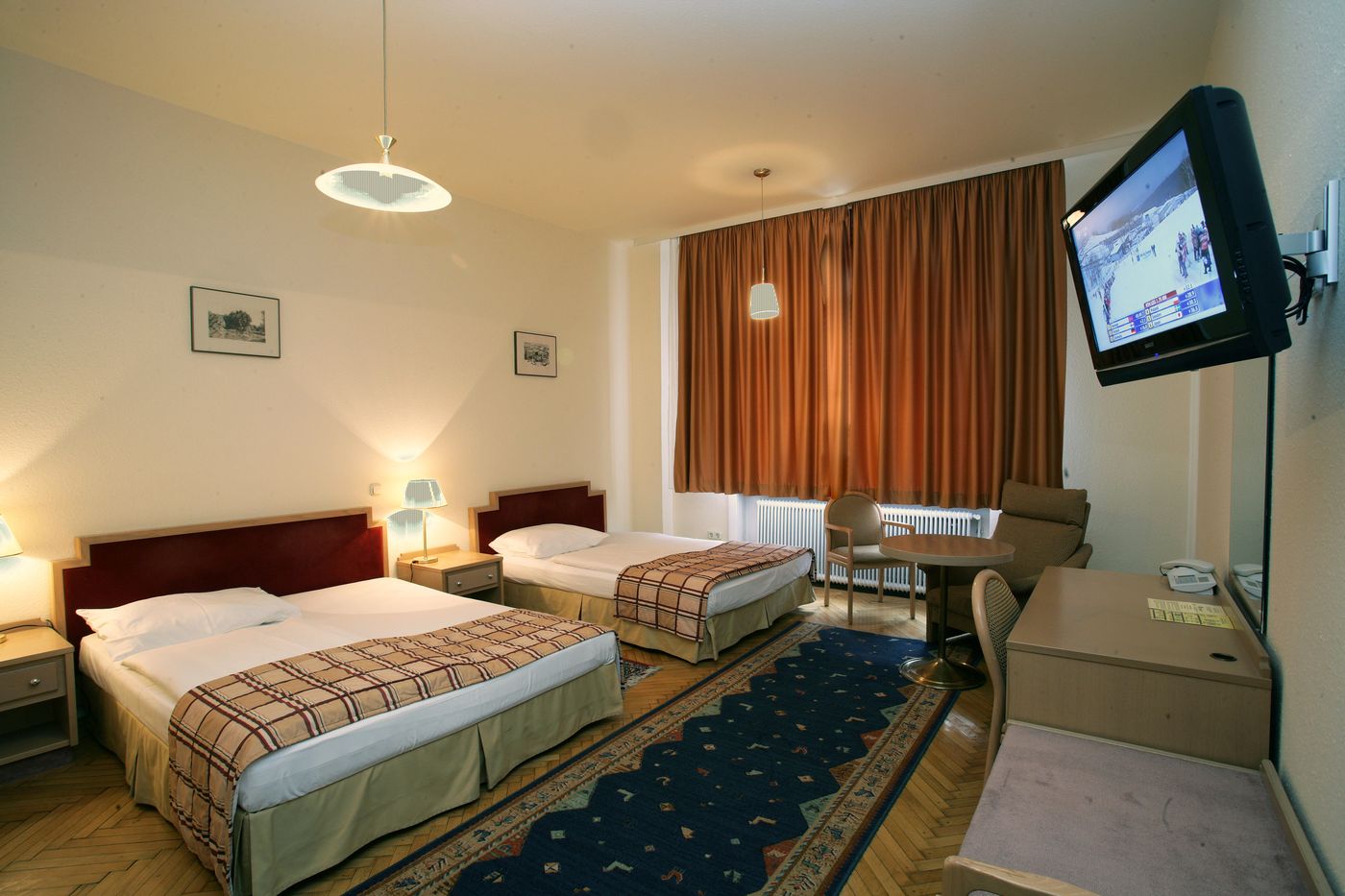 Hotel Pension Continental - Austria - Vienna - Room - 1