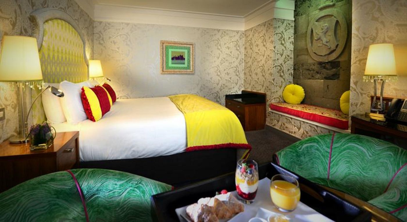 Clontarf-Castle-Room-9