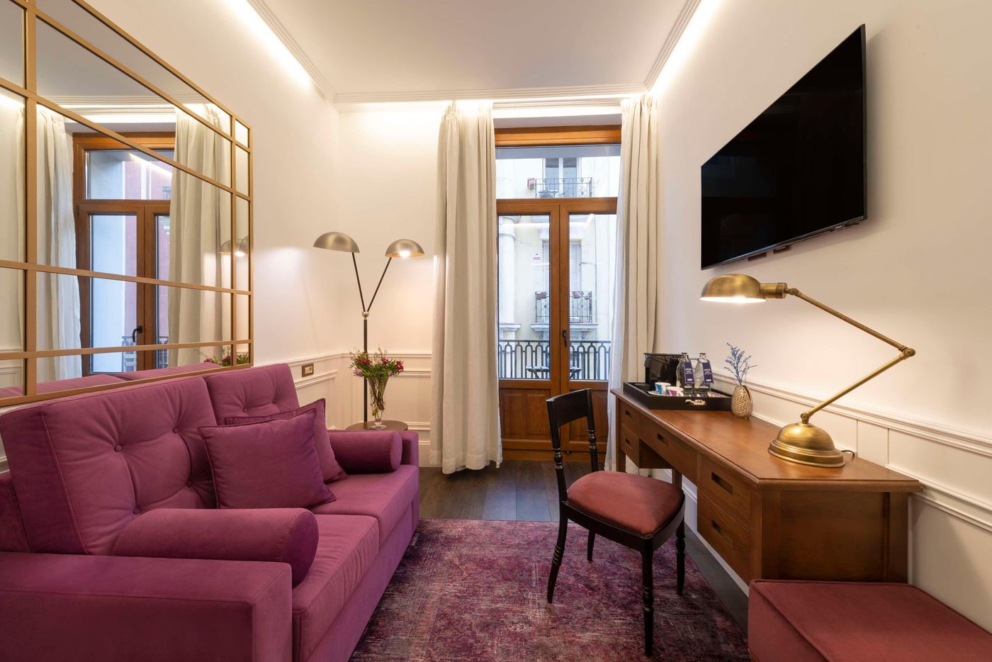 H10-Villa-de-la-Reina-Room-12