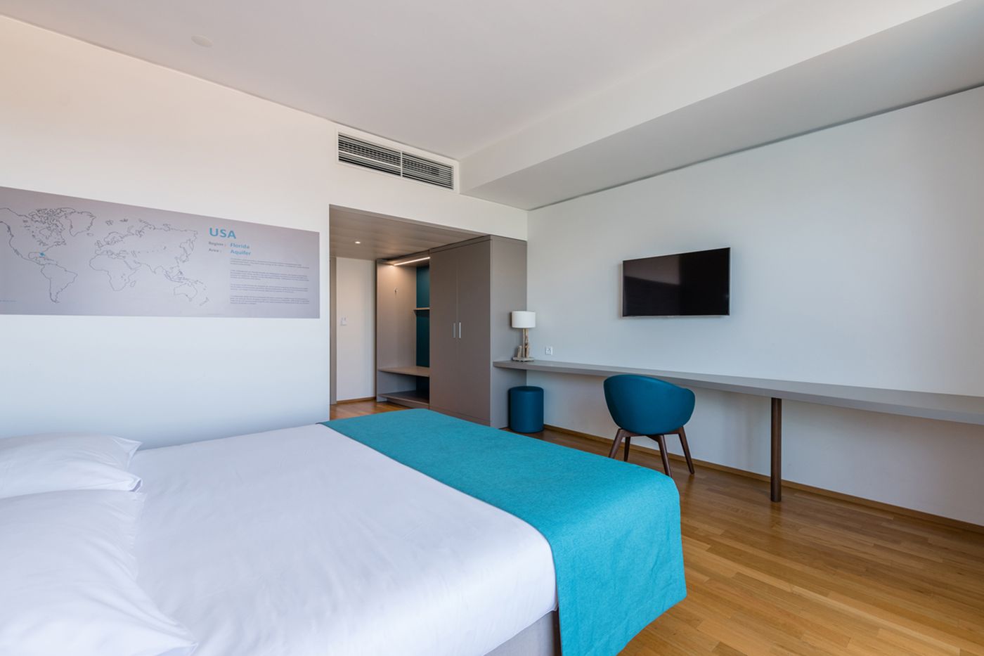 Aquatis Hotel-Switzerland-Lausanne-Room-9