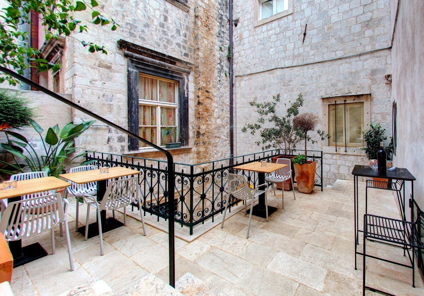 Guesthouse-Forty-Four-Terrace-3