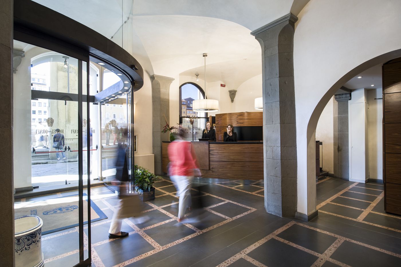 Degli-Orafi-Lobby-15