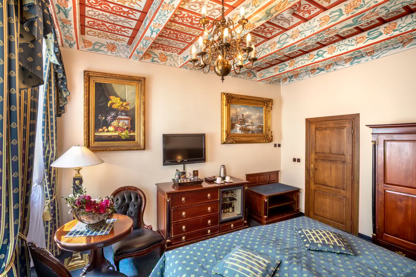 Hotel-U-Zlateho-Stromu-Prague-by-BHG-Room-4