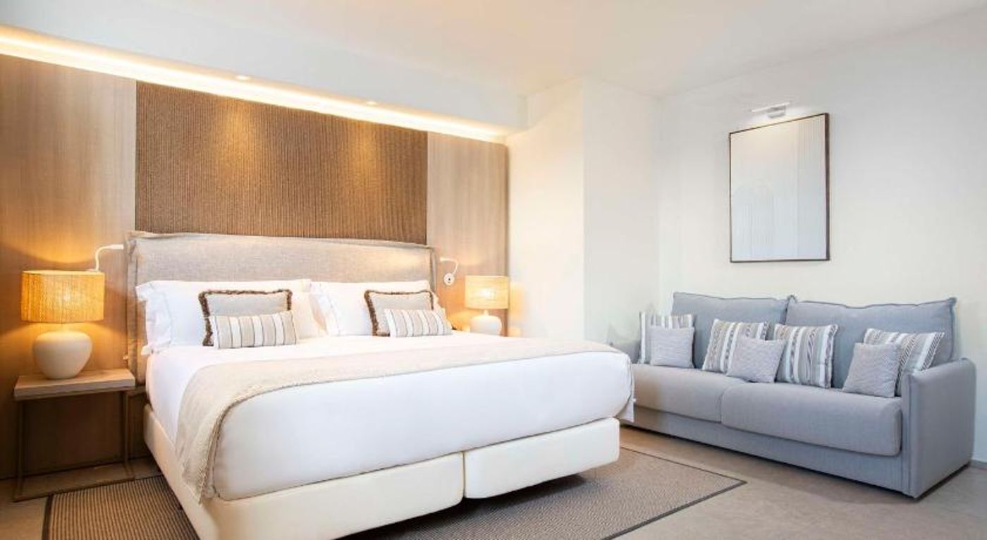 Mangia-s-Santa-Teresa-Sardinia--Curio-Collection-Room-20