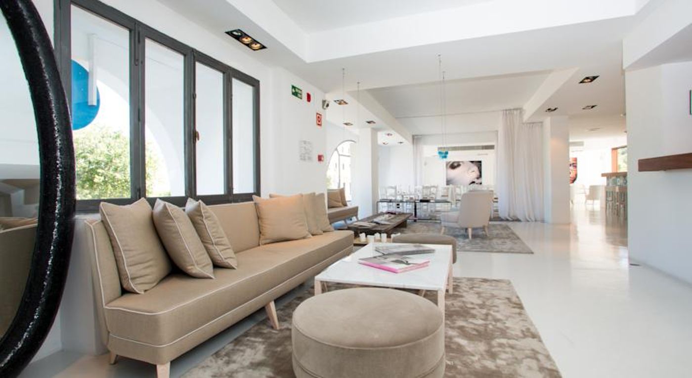 Hotel Zhero-Hostal Deluxe