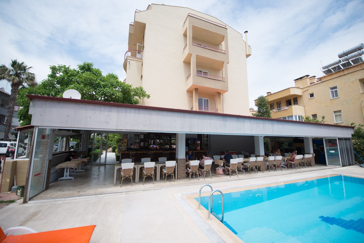 Albatros-Apartments-Pool-9