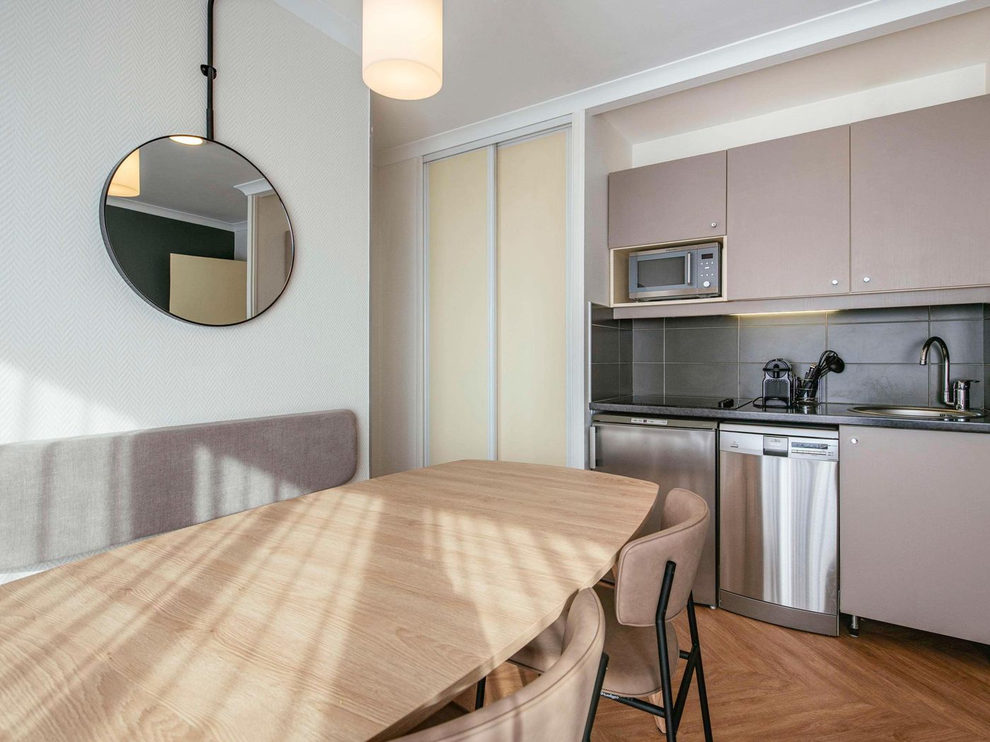 Aparthotel-Adagio-Paris-Buttes-Chaumont-Room-34