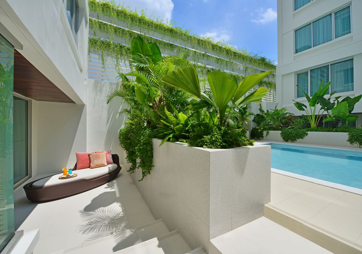 Centre-Point-Hotel-Sukumvit-10-Room-1