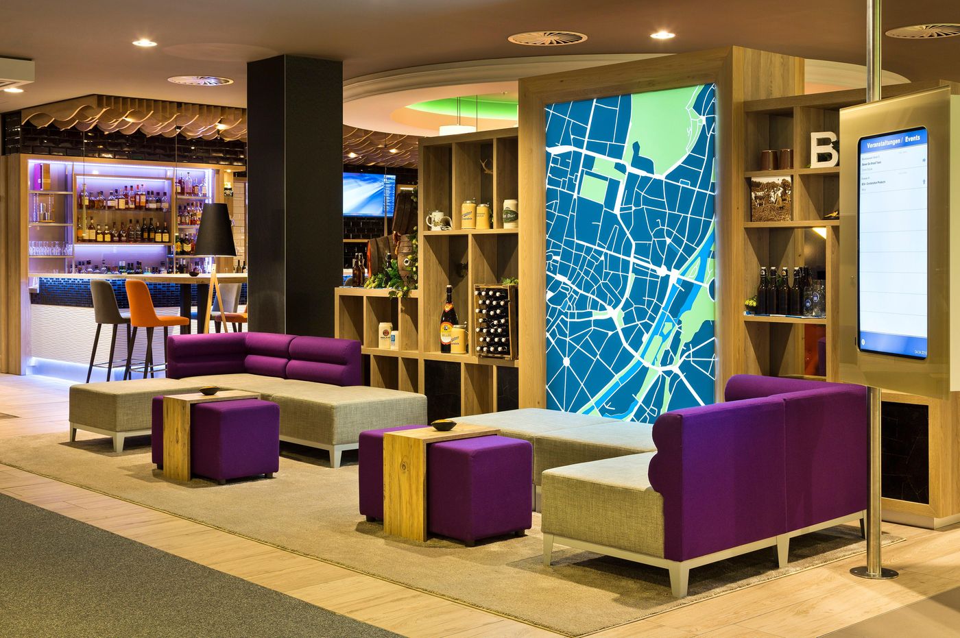 Holiday-Inn-Munich---City-Centre-Lobby-8