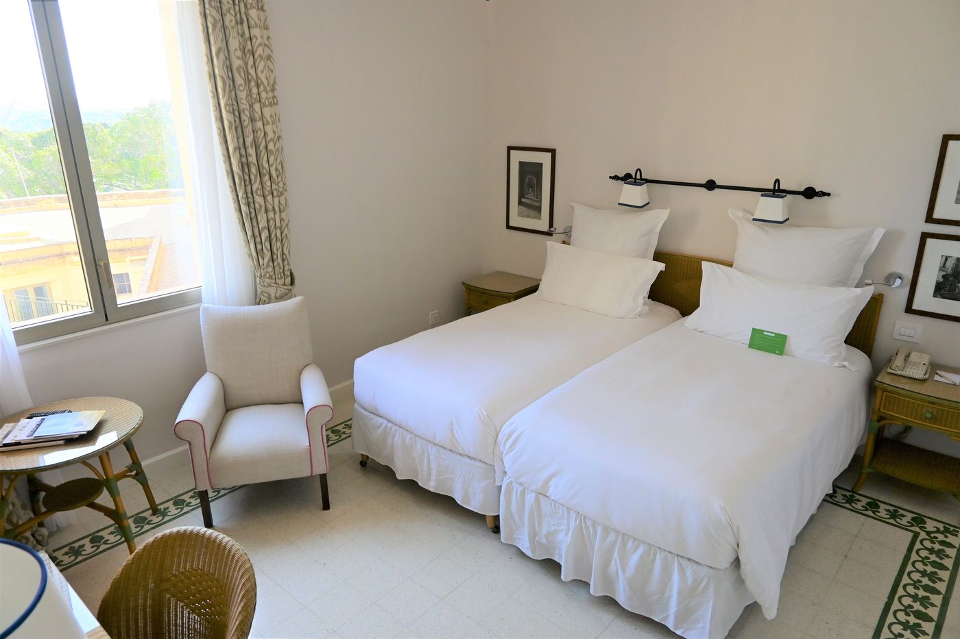 Hotel-Phoenicia-Room-42
