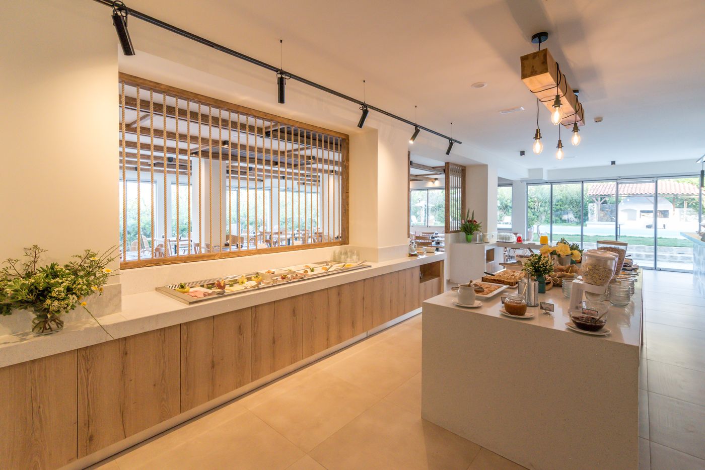 Matala-Bay-Restaurant-37