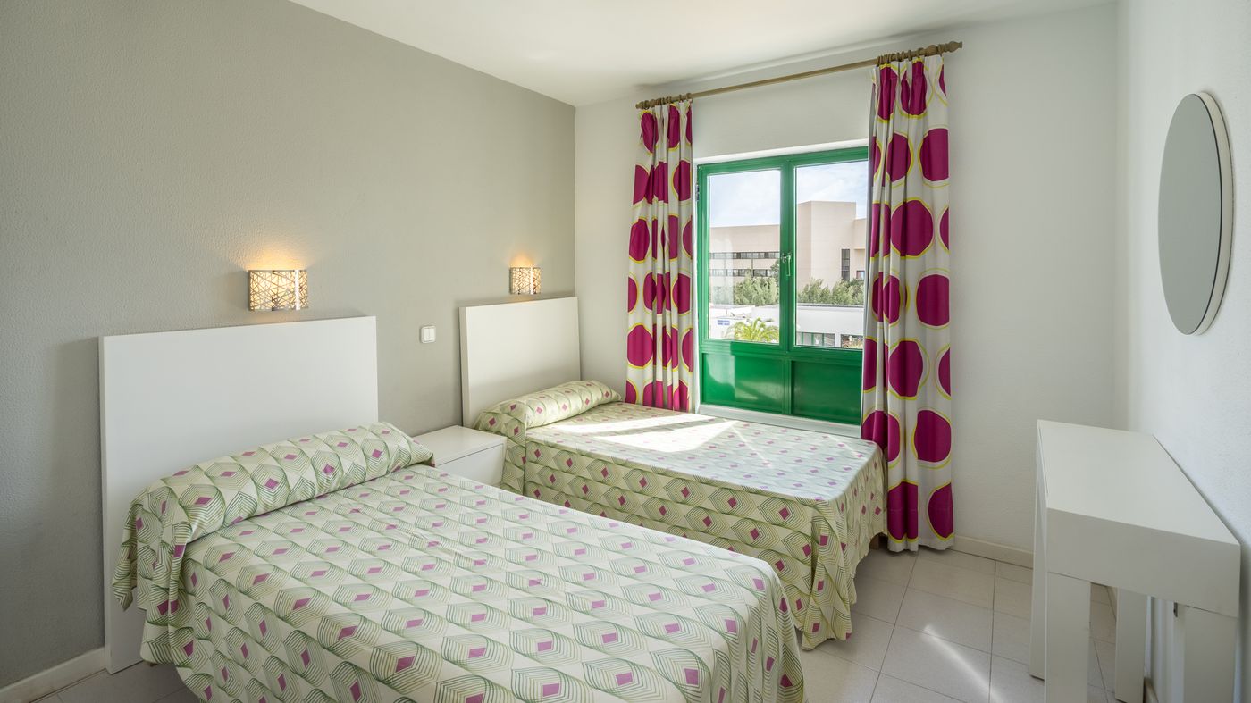Blue-Sea-Apartamentos-Costa-Teguise-Beach-Room-19