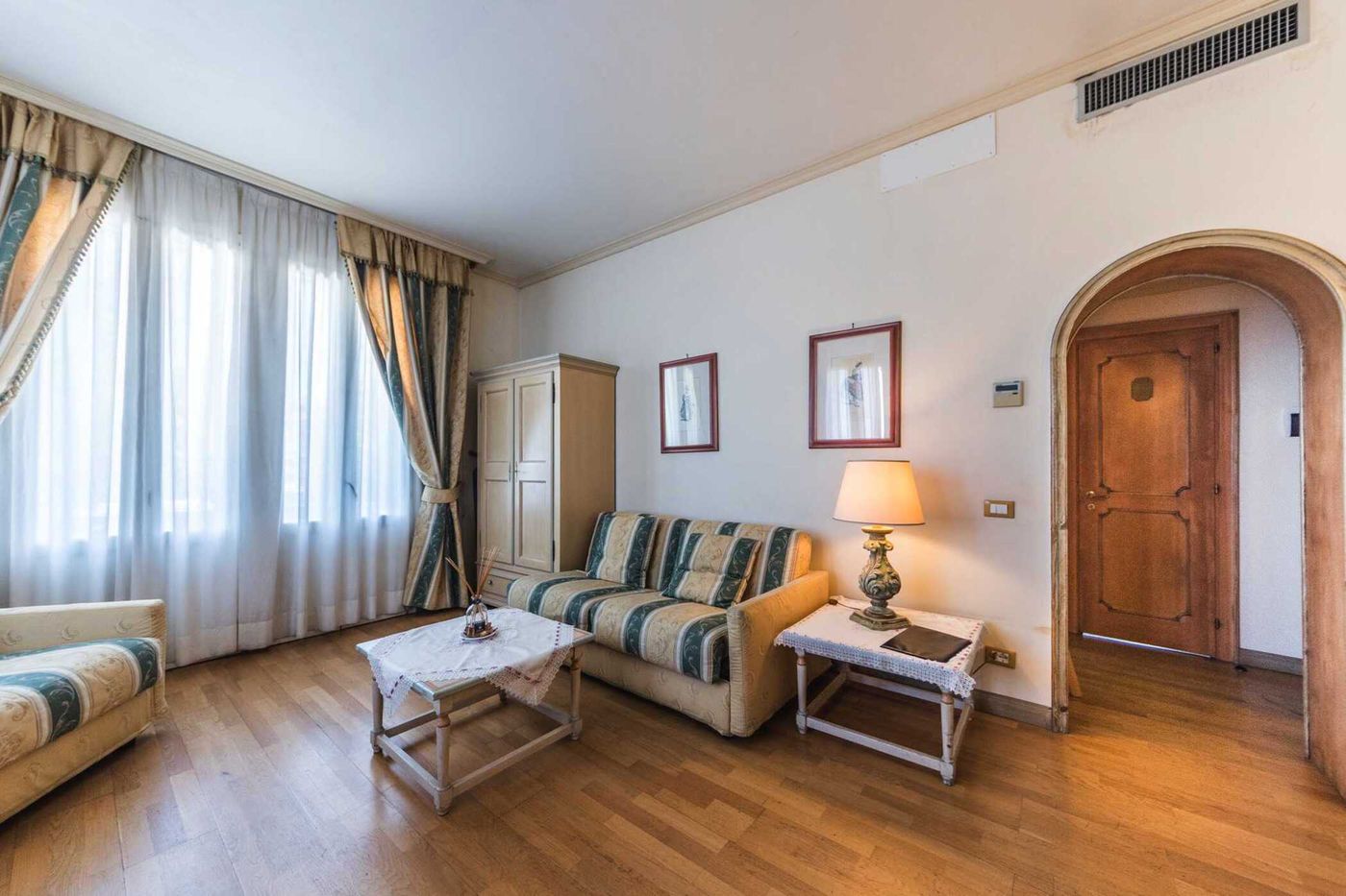 Villa-Laguna-Room-15