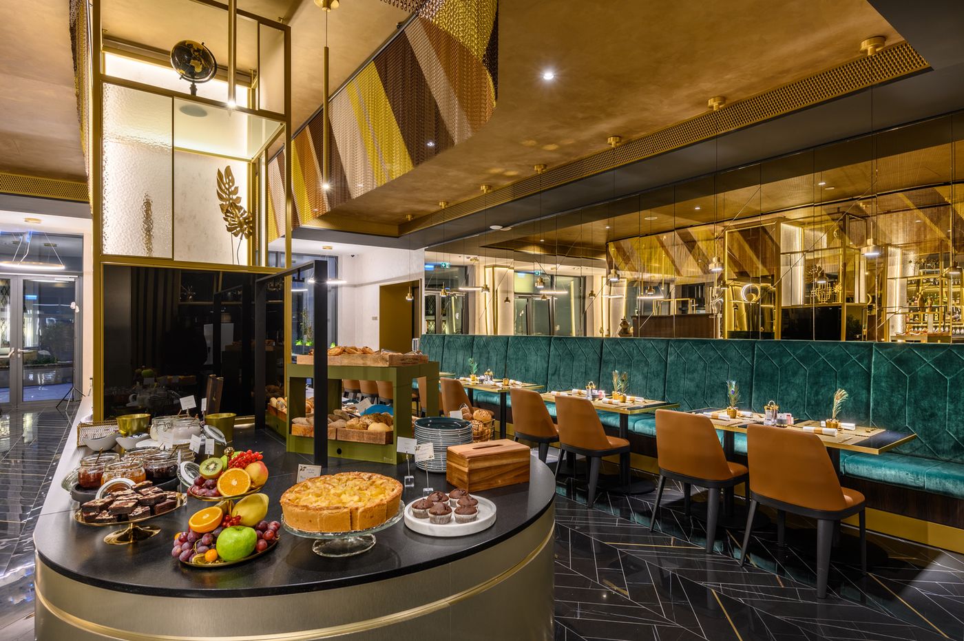 Hotel Emerald & Suites