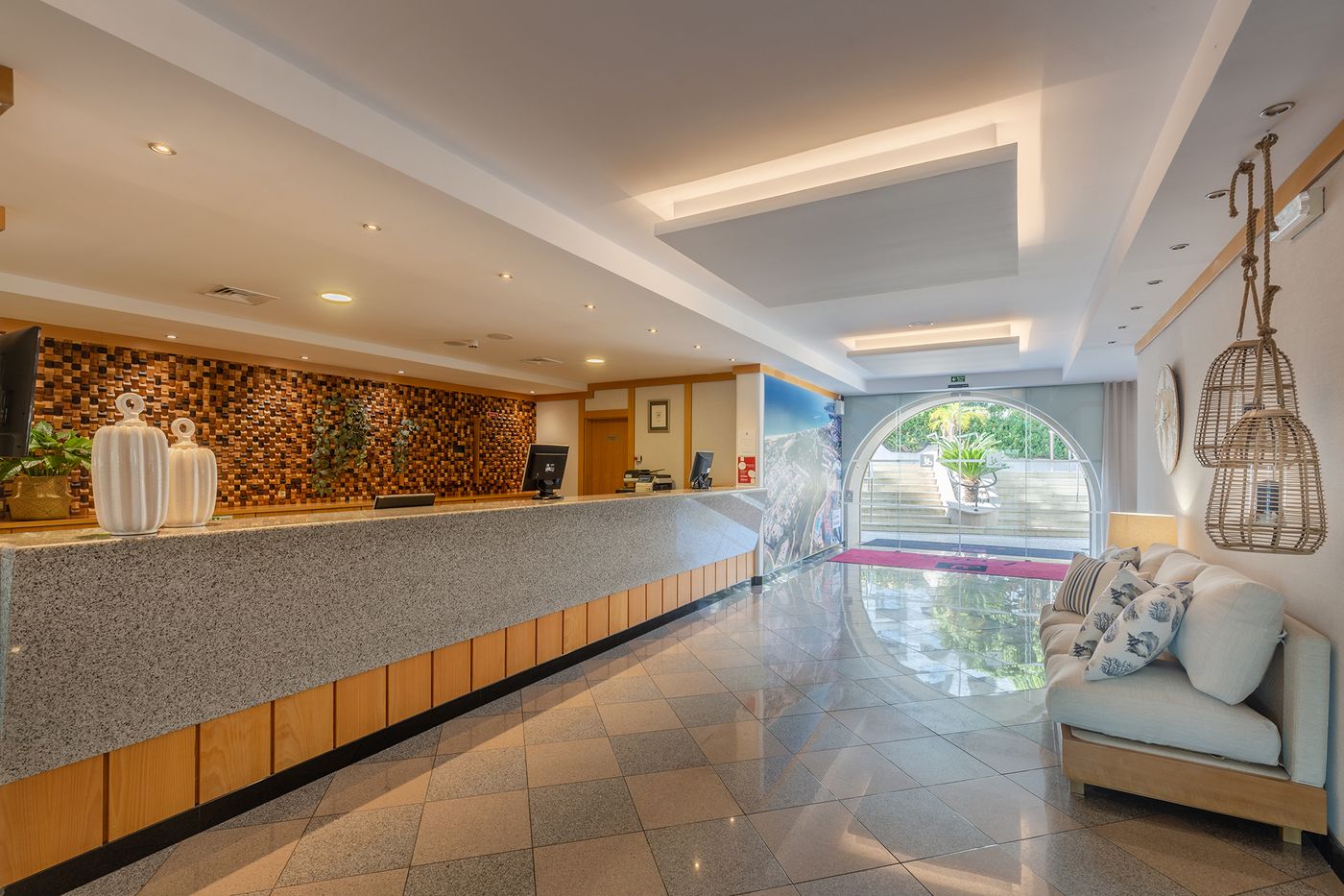 Solaqua-Apartments-Lobby-51