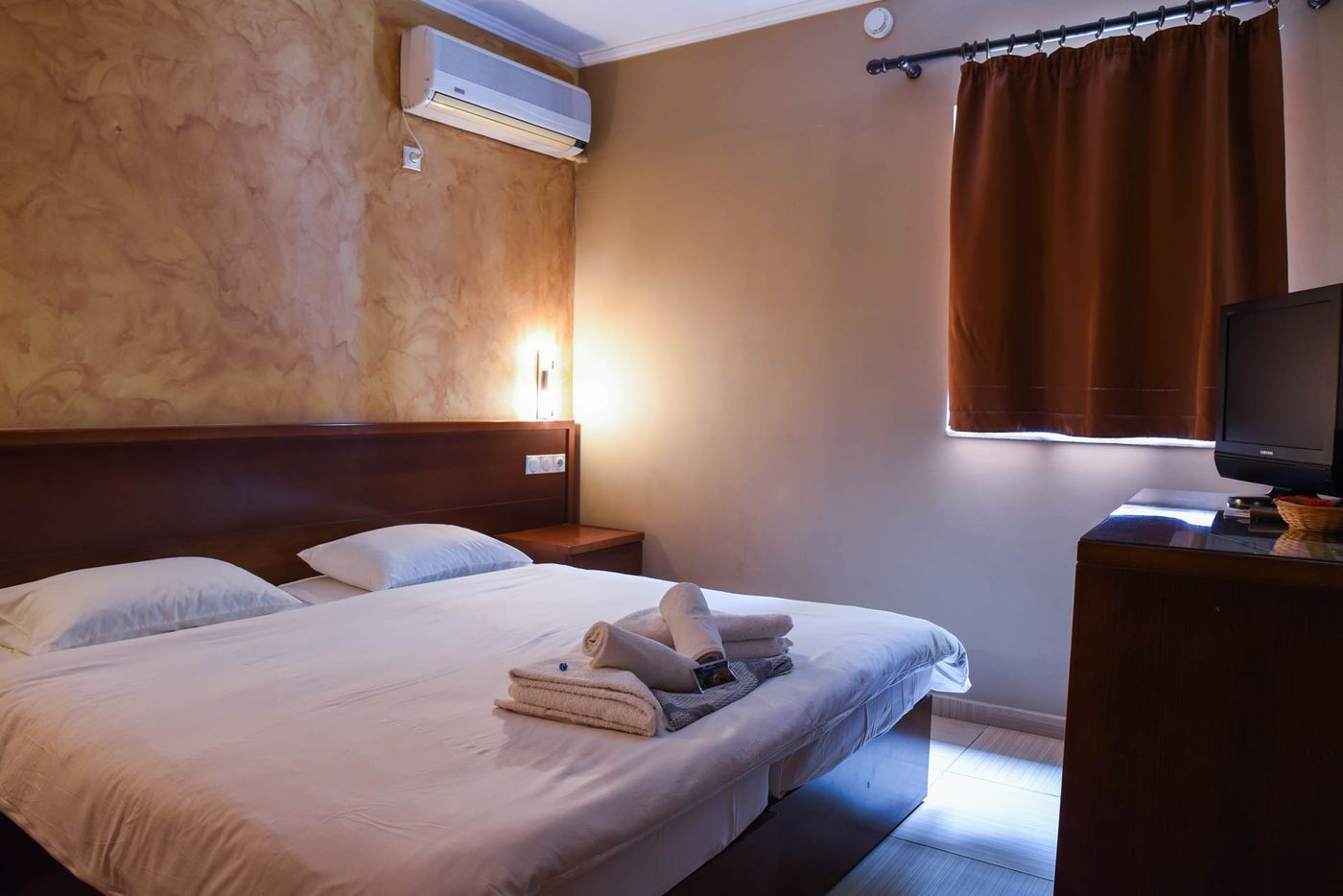 Sacallis-Inn-Beach-Hotel-Room-13