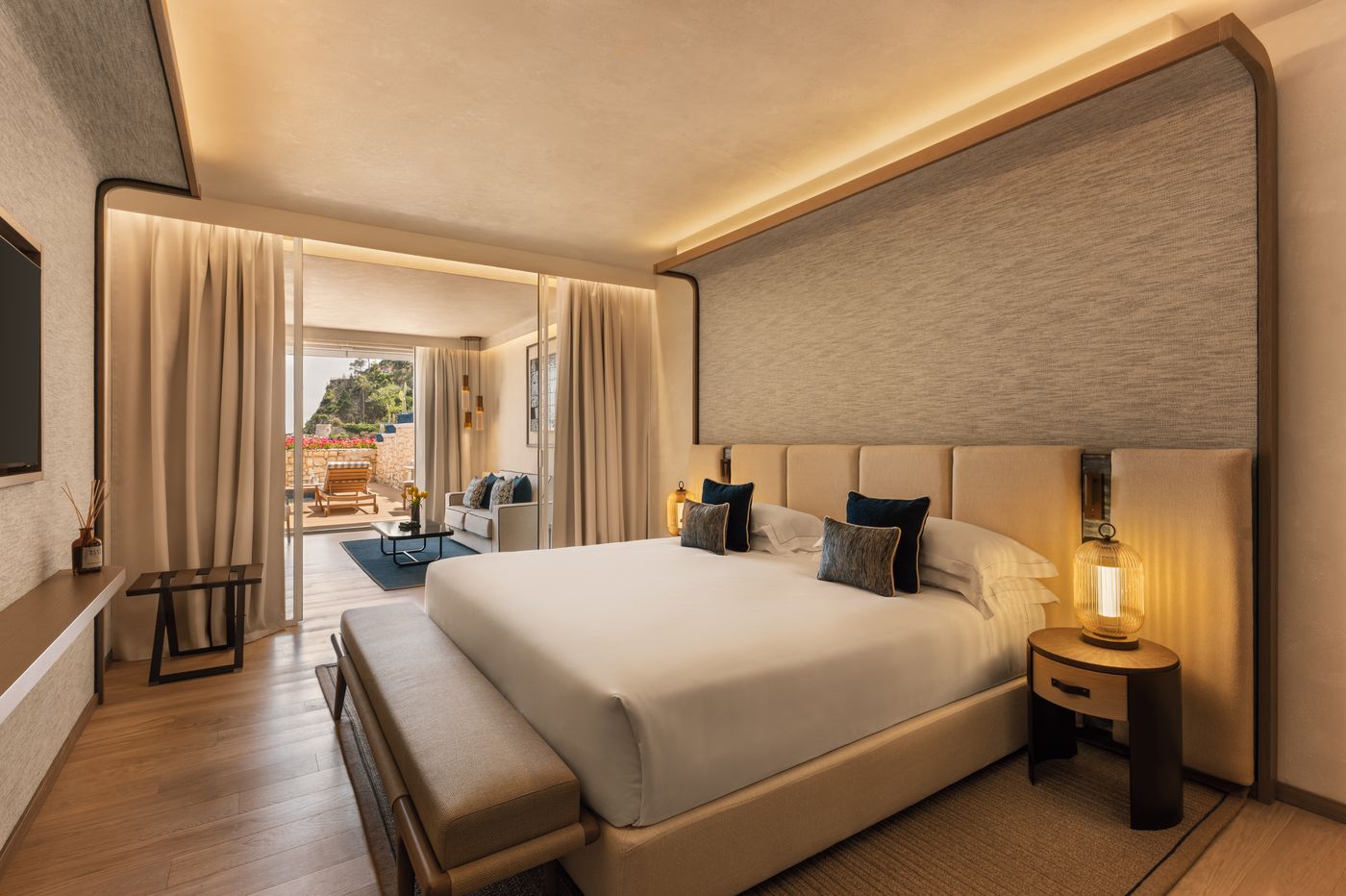 Mazzaro-Sea-Palace-Room-12