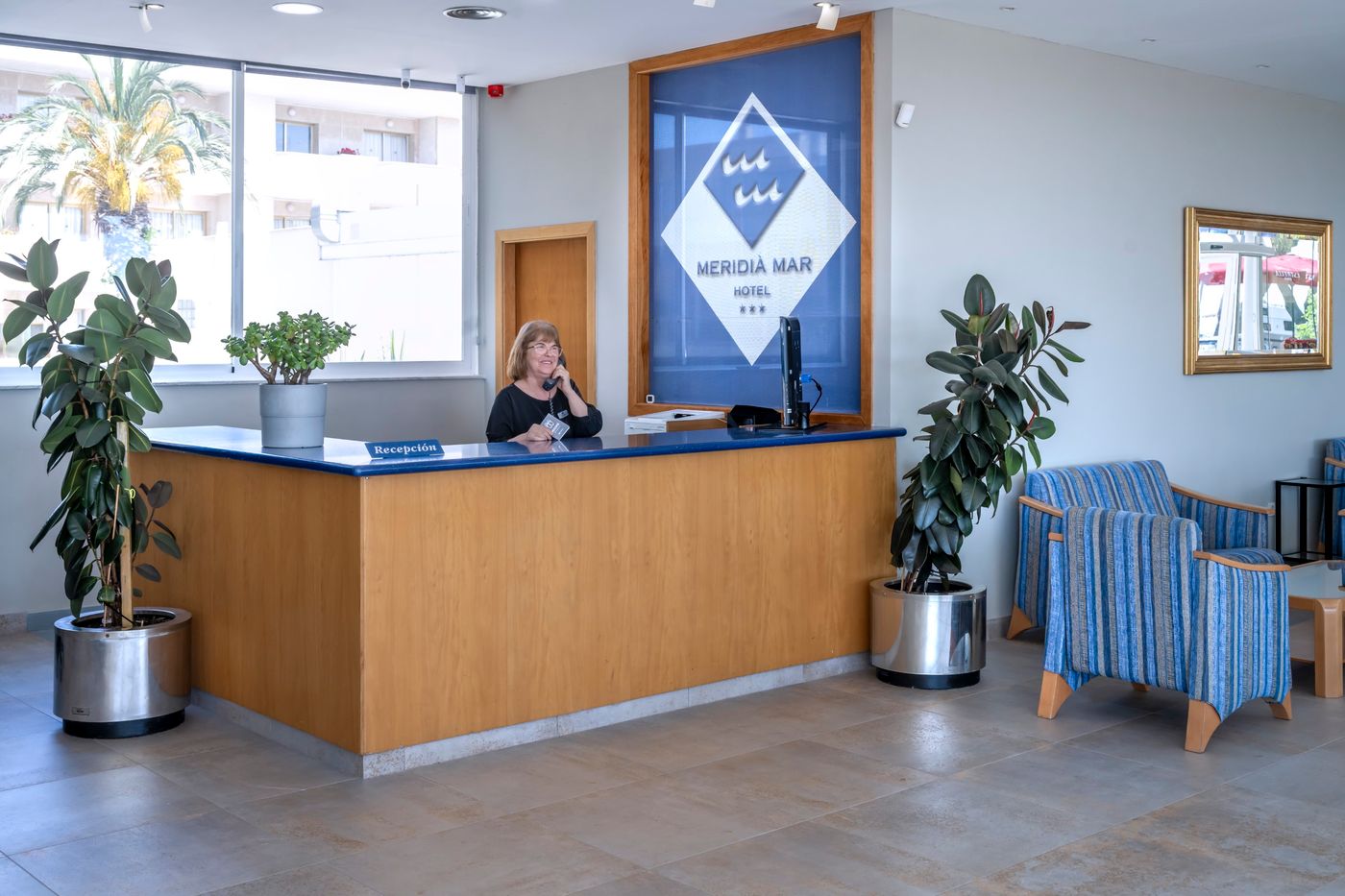 4R-Meridia-Mar-Lobby-45