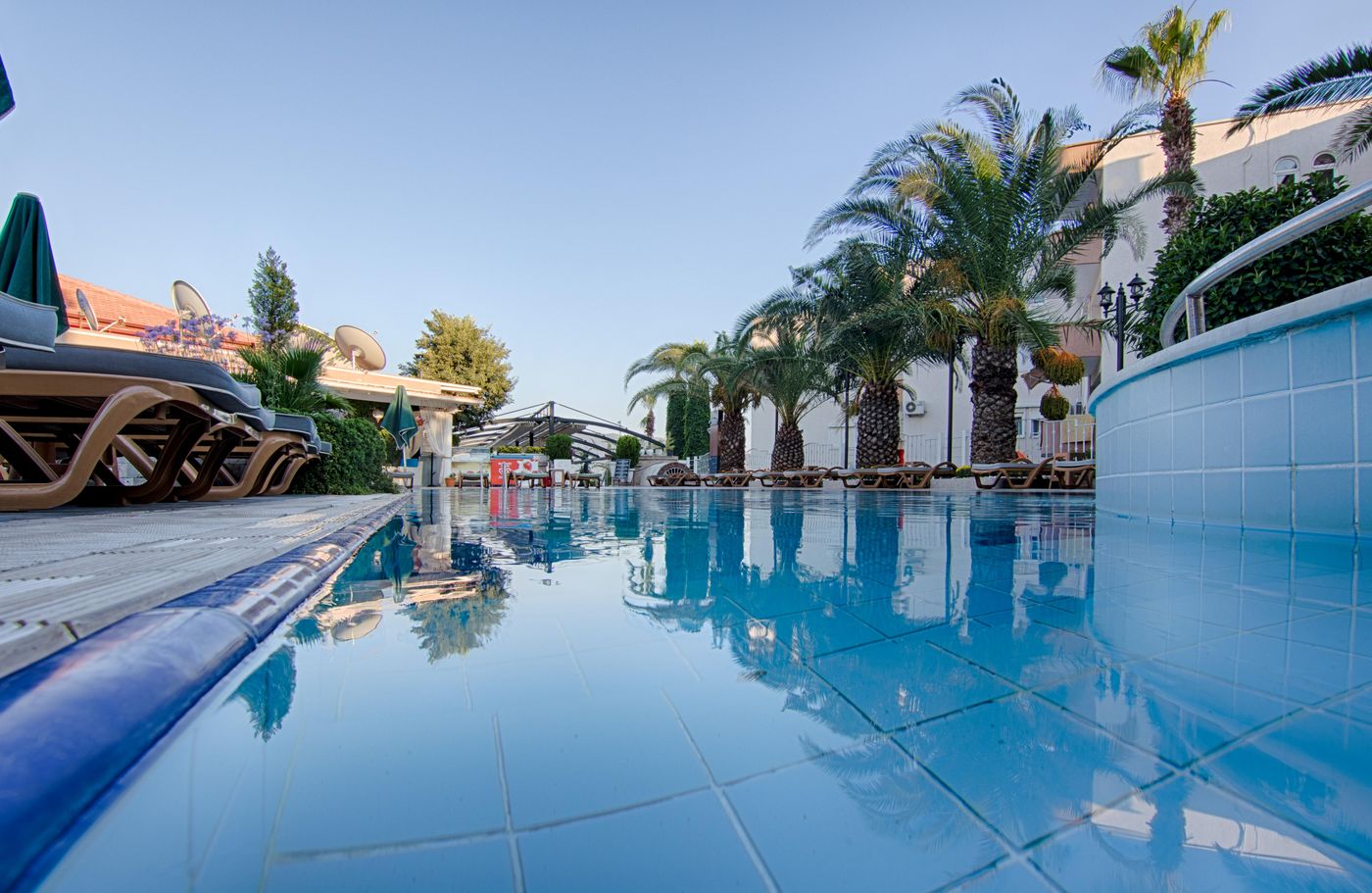 Romance-Beach-Pool-2