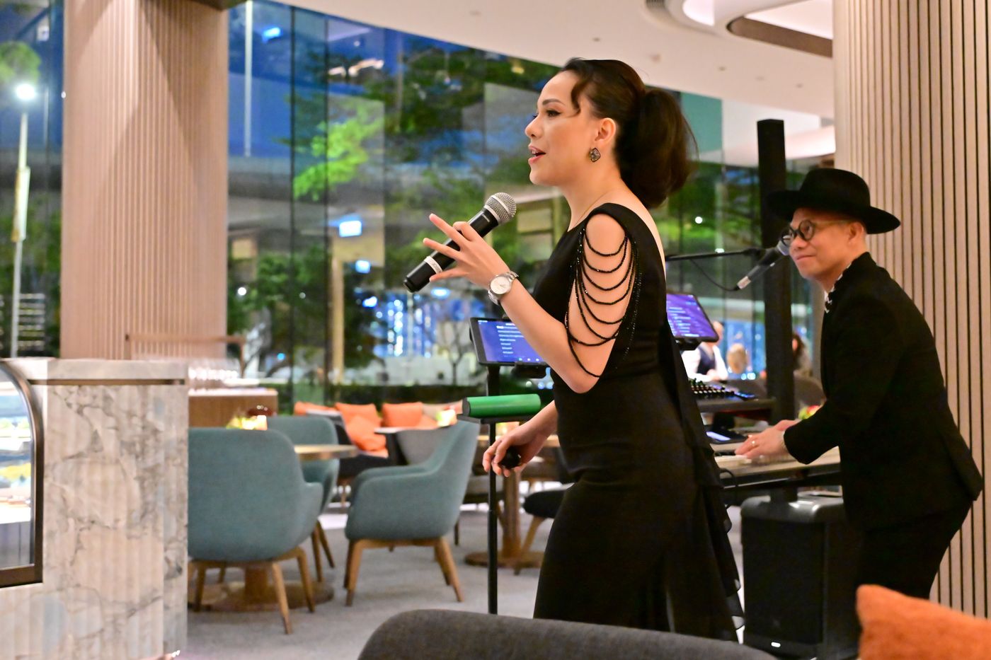 New-World-Millennium-Hong-Kong-Hotel-Restaurant-21