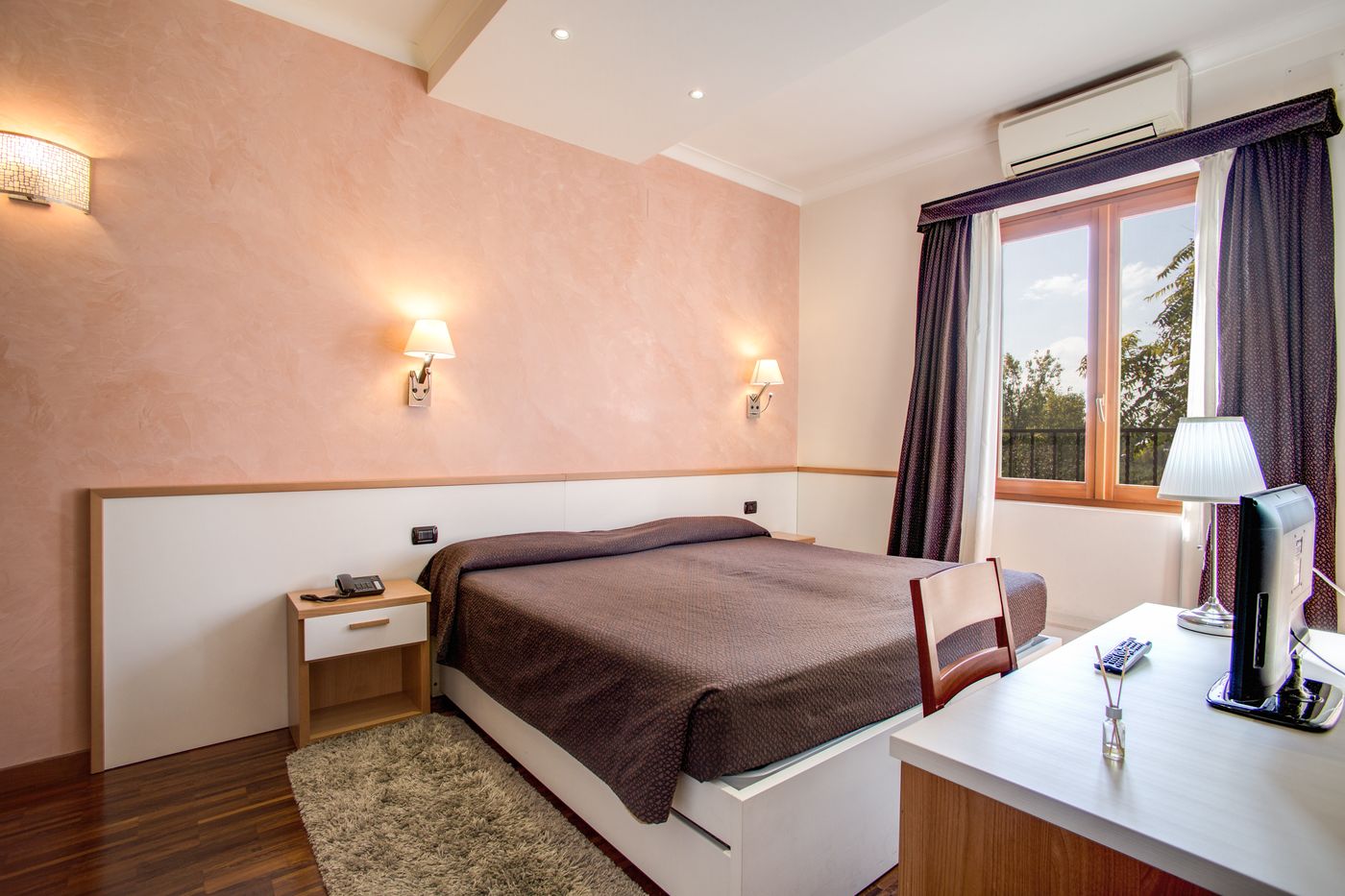 Hotel-Roma-Tiburtina-Room-14