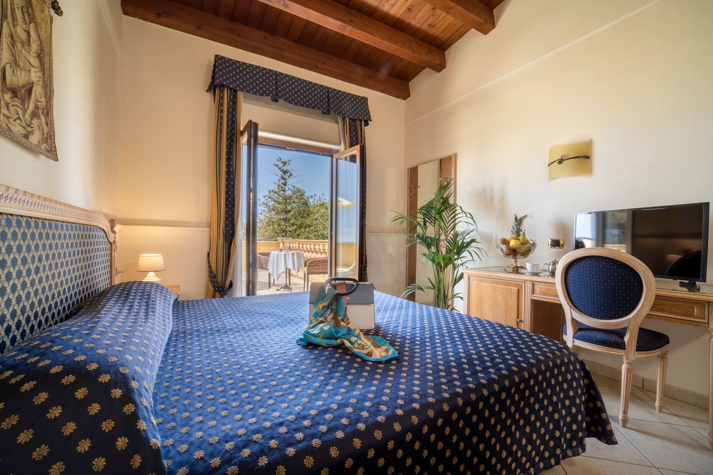 Hotel-Villa-Romana-Room-10