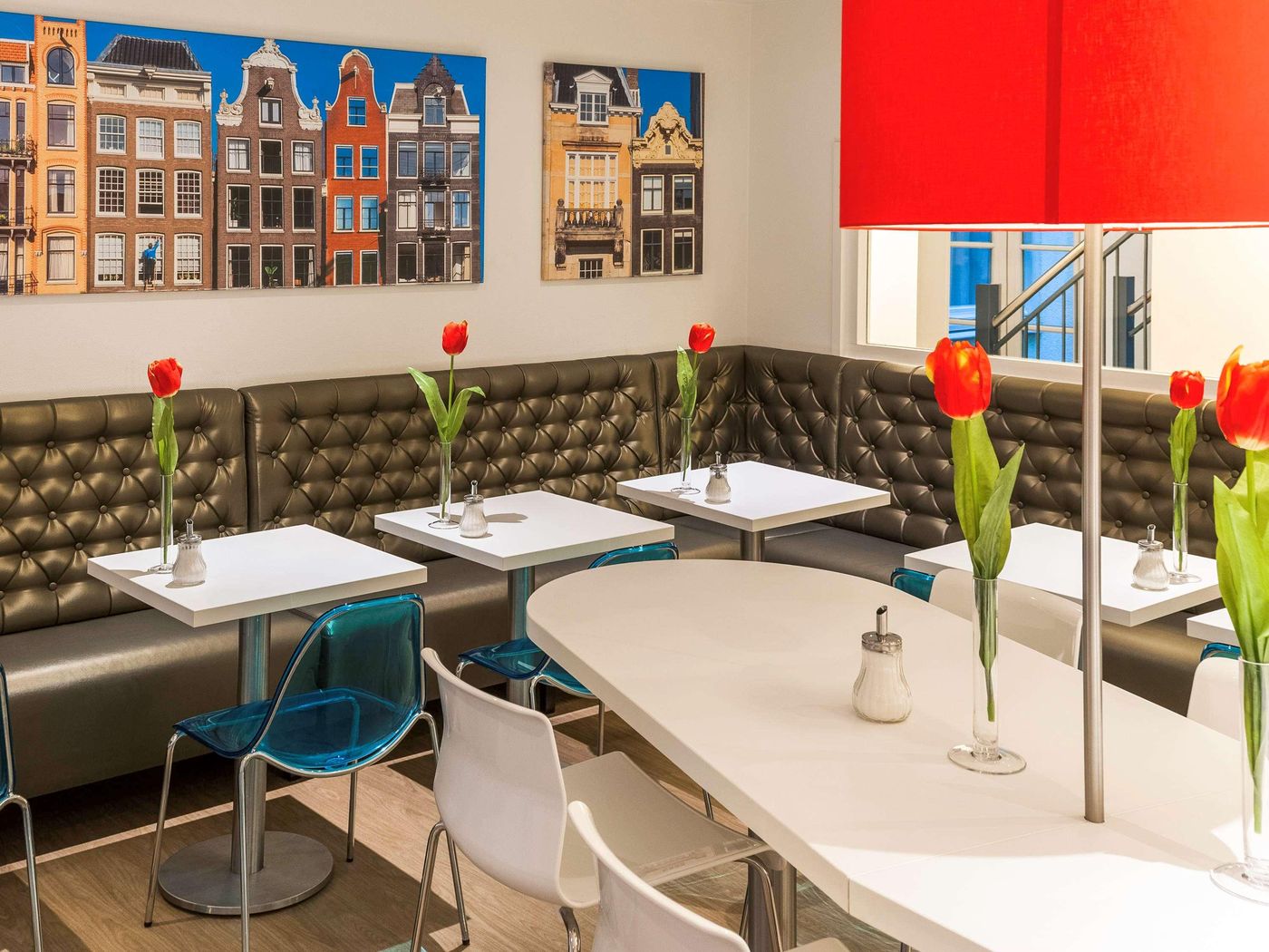ibis-Styles-Amsterdam-Central-Station-Restaurant-8