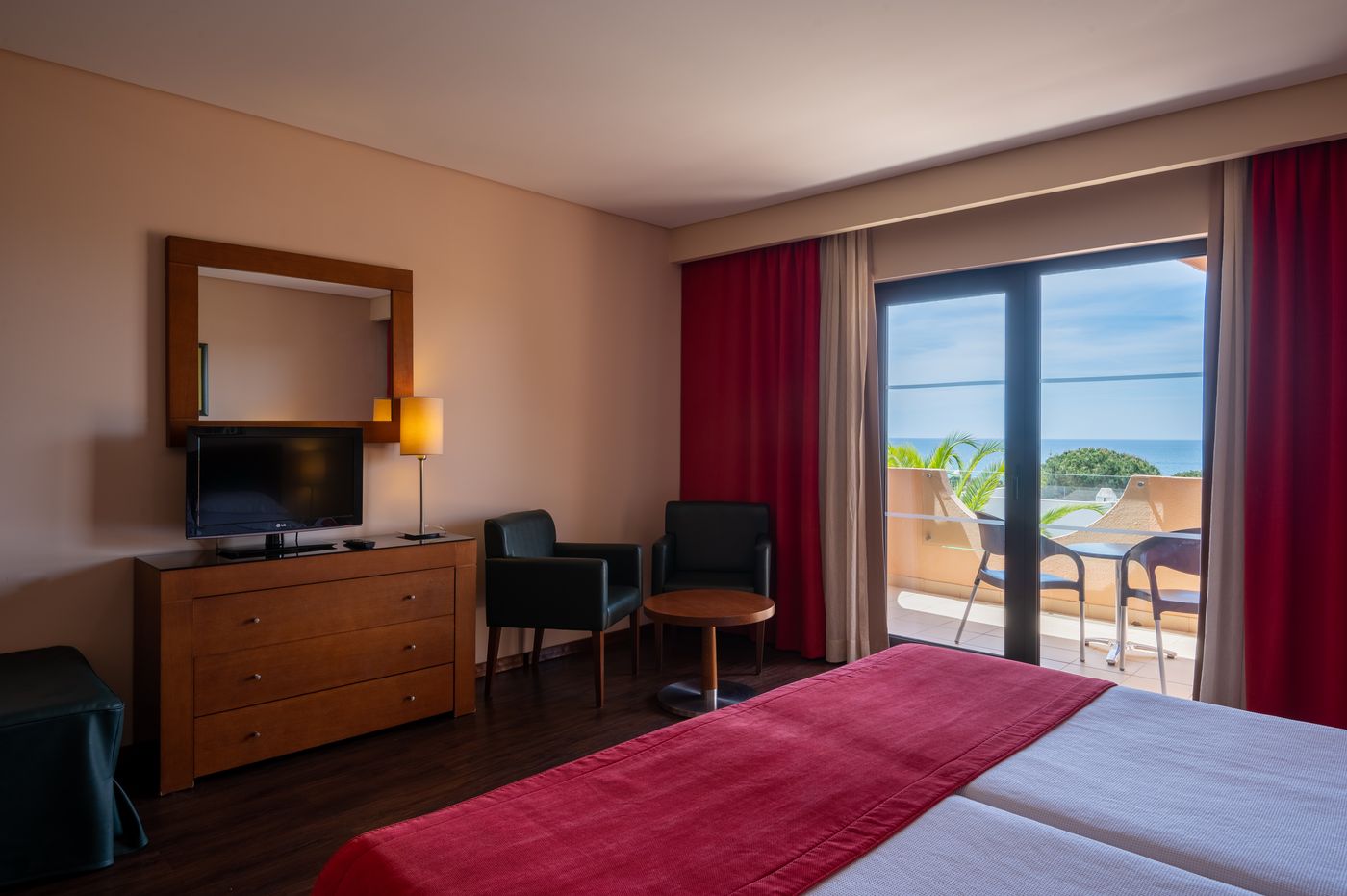 Vila-Gale-Atlantico-Room-14