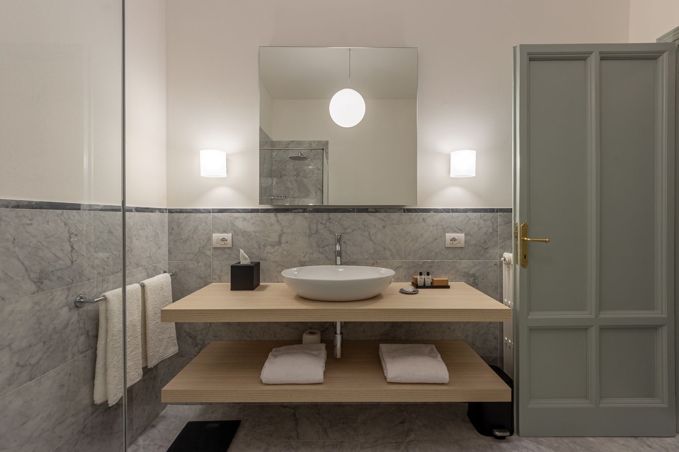 Grand-Universe-La-Residenza-Room-30