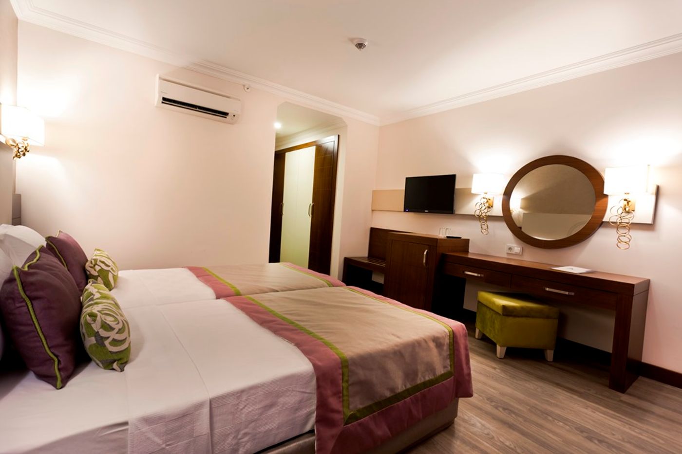 Side-Alegria-Hotel---Spa-Room-34