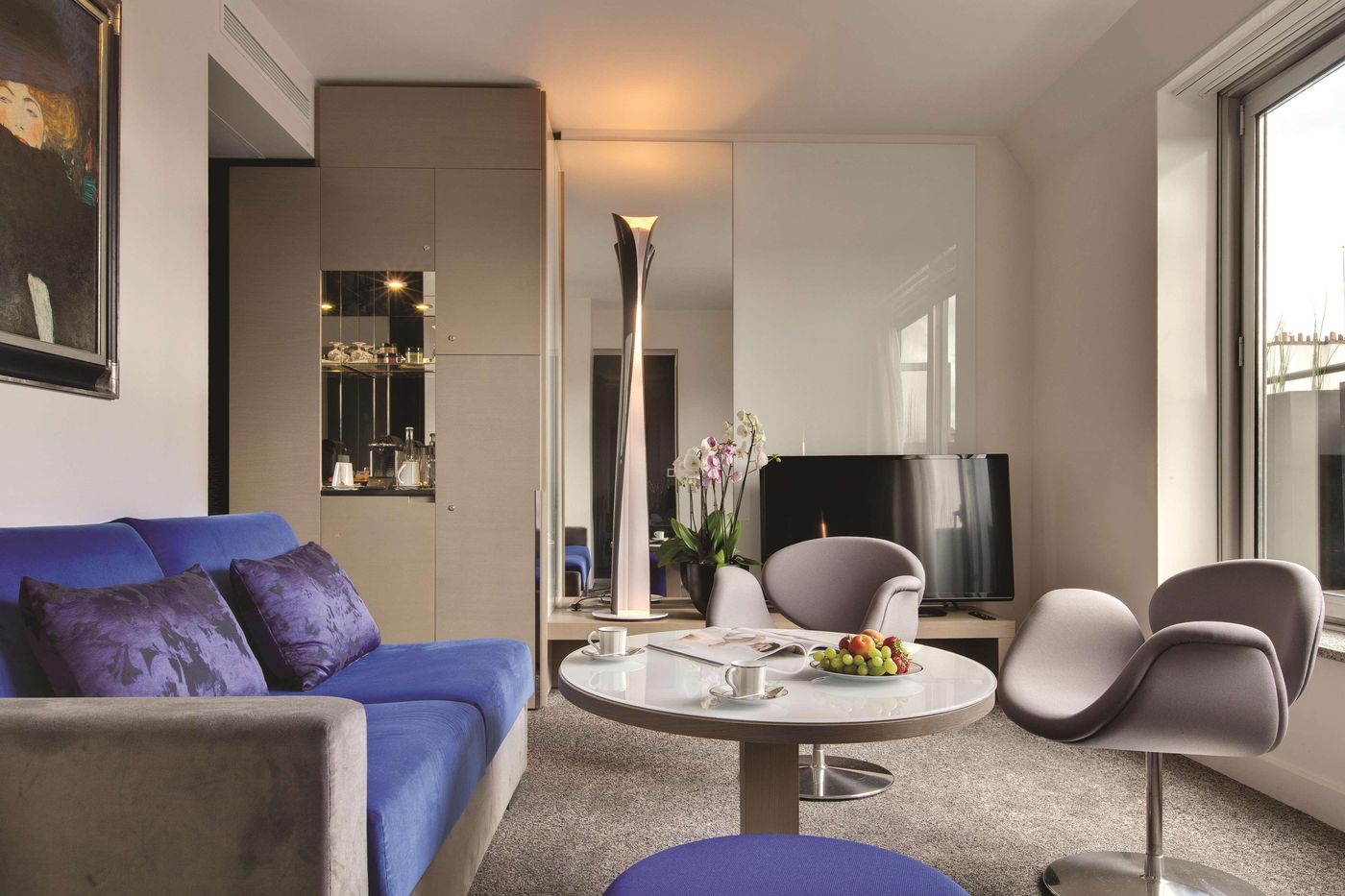 La-Villa-Maillot---Arc-de-Triomphe-Room-7