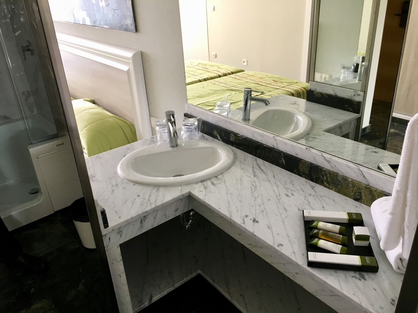 Benikaktus-Hotel-Room-11