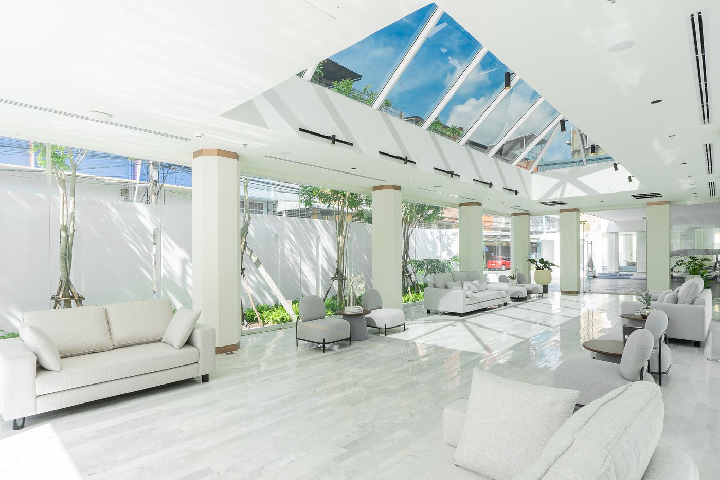 Away-Bangkok-Riverside-Kene-Lobby-5