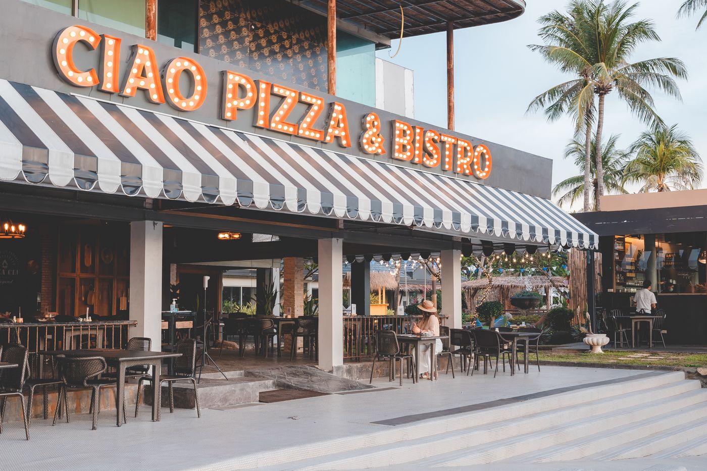 Thavorn-Palm-Beach-Resort-Restaurant-28