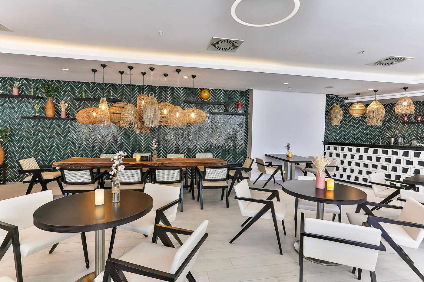 Hotel-Tq-Plaza-Bar-33