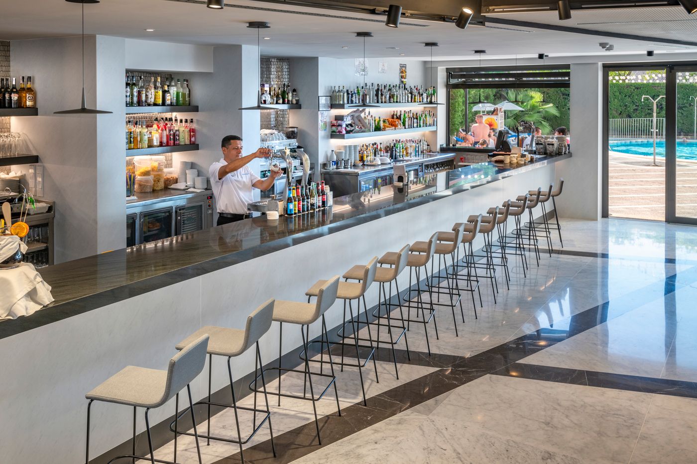 Olympus-Palace-Hotel-Bar-39