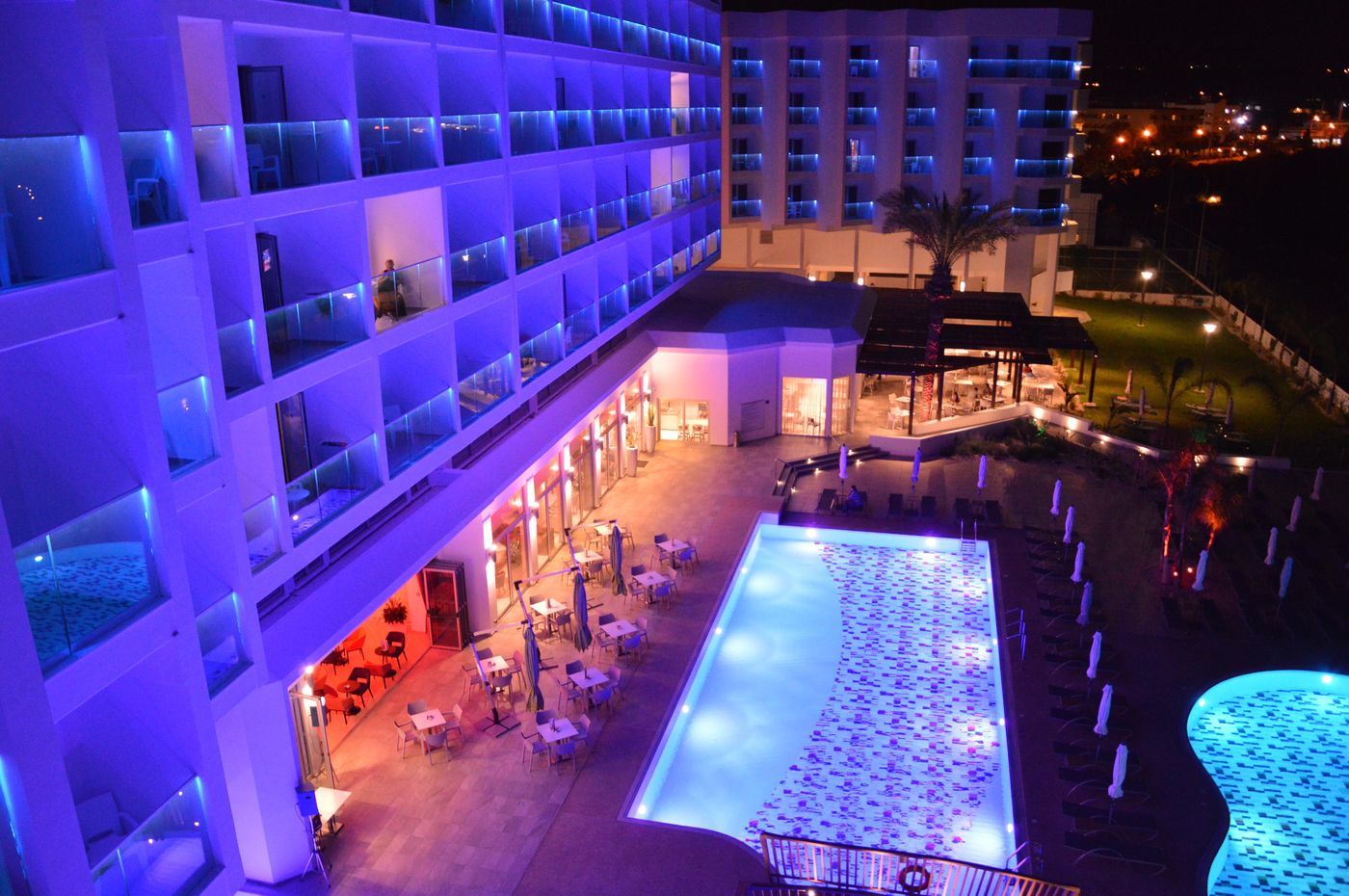 Vassos-Nissi-Plage-Pool-11