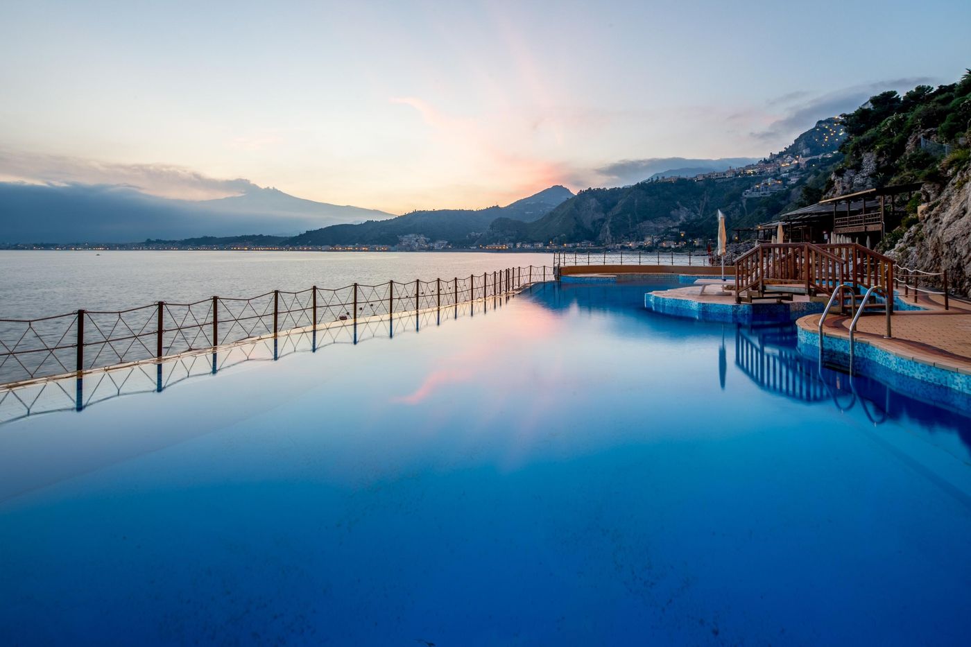Unahotels-Capotaormina-Pool-65